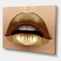 DesignArt 'Izbliza ženskog puhanja usne sa zlatnim ružem' Modern Canvas Wall Art Print